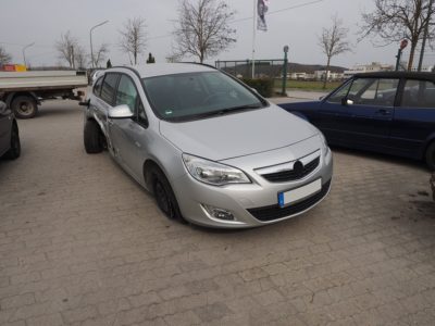 Opel – Kfz Gutachten nach Verkehrsunfall