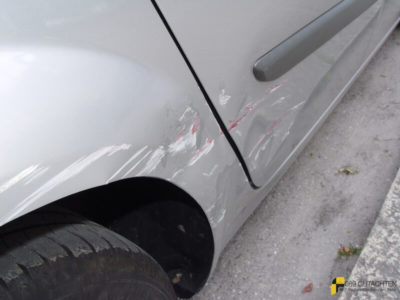 Renault Twingo Schaden Unfall Schweller 1